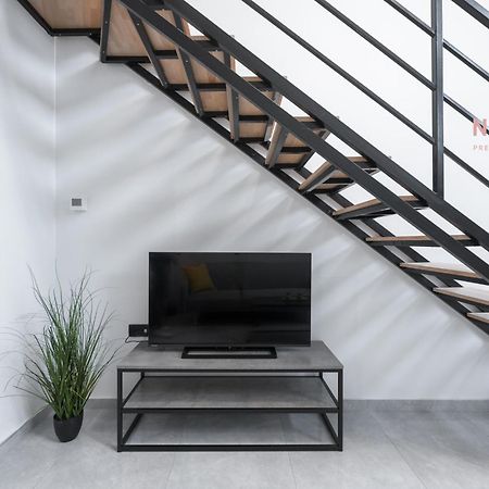 Railway Lofts, Nilie Hospitality Mgmt Apartment Thessaloníki Ngoại thất bức ảnh